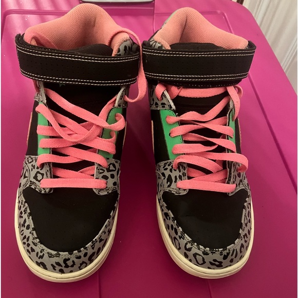 NIKE Air Leopard & 💗Pink/Green Hi-Tops 💚 - Picture 2 of 6